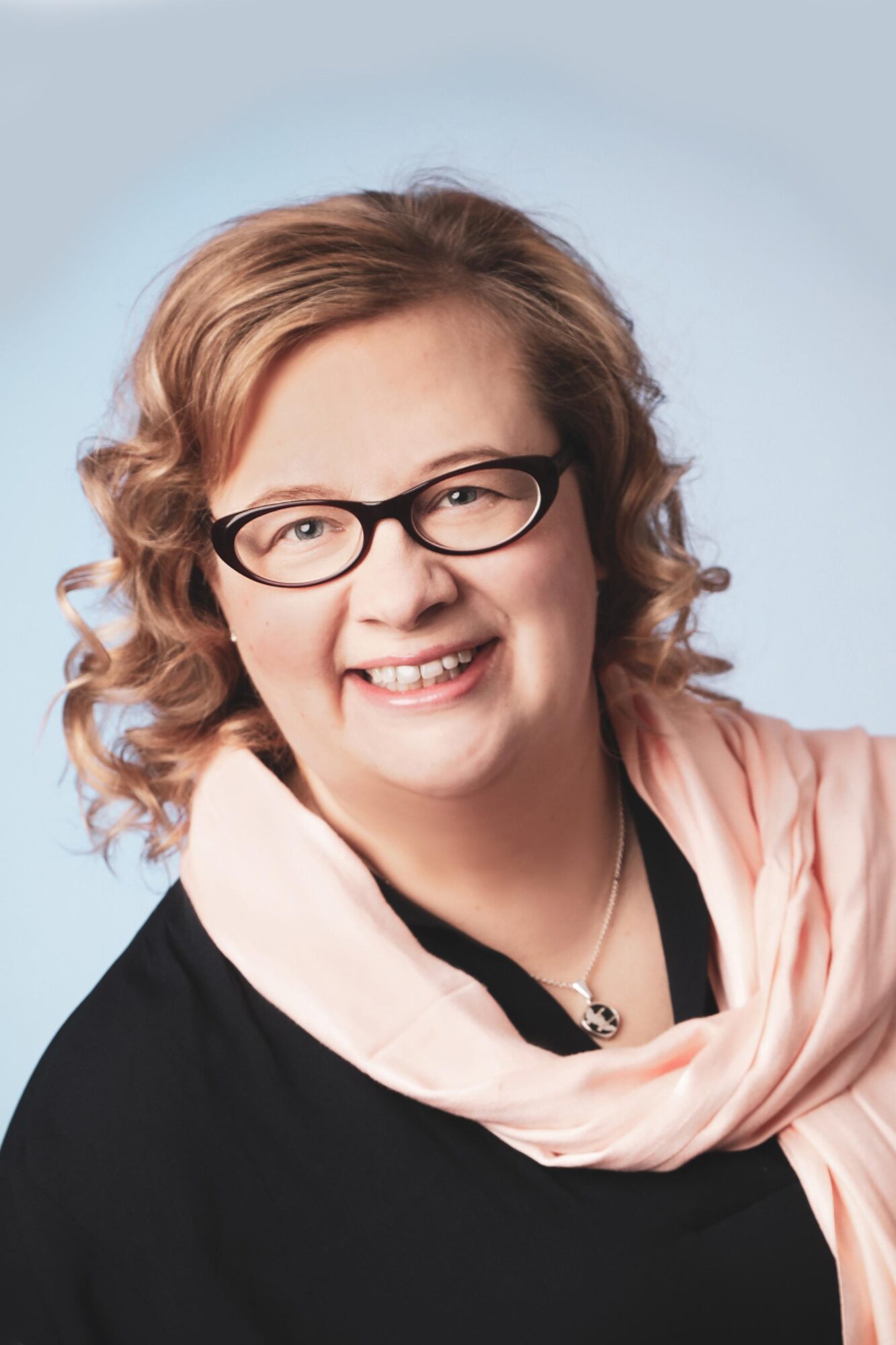 Paula Väisäsen kasvokuva